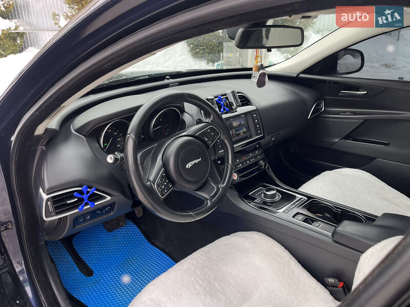Седан Jaguar XE 2016 в Ивано-Франковске фото 43 Седан Jaguar XE 2016 в Ивано-Франковске