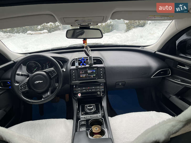 Седан Jaguar XE 2016 в Ивано-Франковске фото 53 Седан Jaguar XE 2016 в Ивано-Франковске