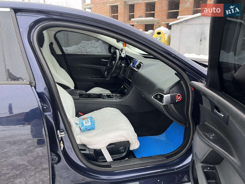 Седан Jaguar XE 2016 в Ивано-Франковске фото 60 Седан Jaguar XE 2016 в Ивано-Франковске