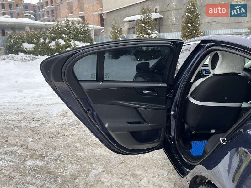 Седан Jaguar XE 2016 в Ивано-Франковске фото 62 Седан Jaguar XE 2016 в Ивано-Франковске