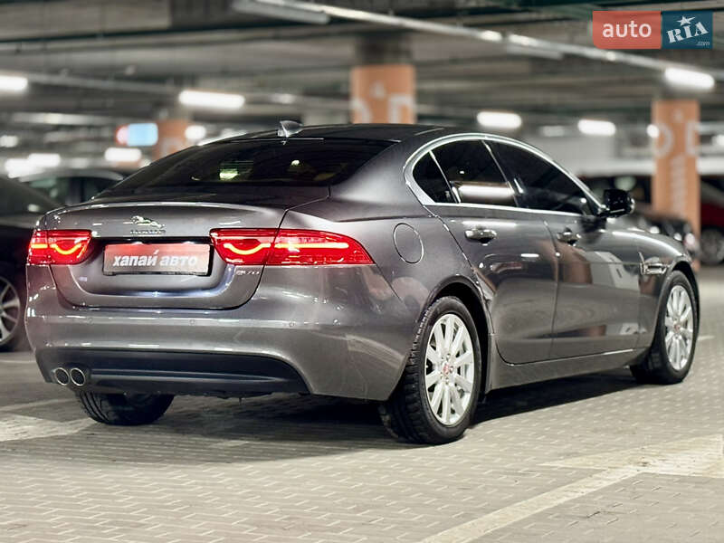 Седан Jaguar XE 2016 в Києві