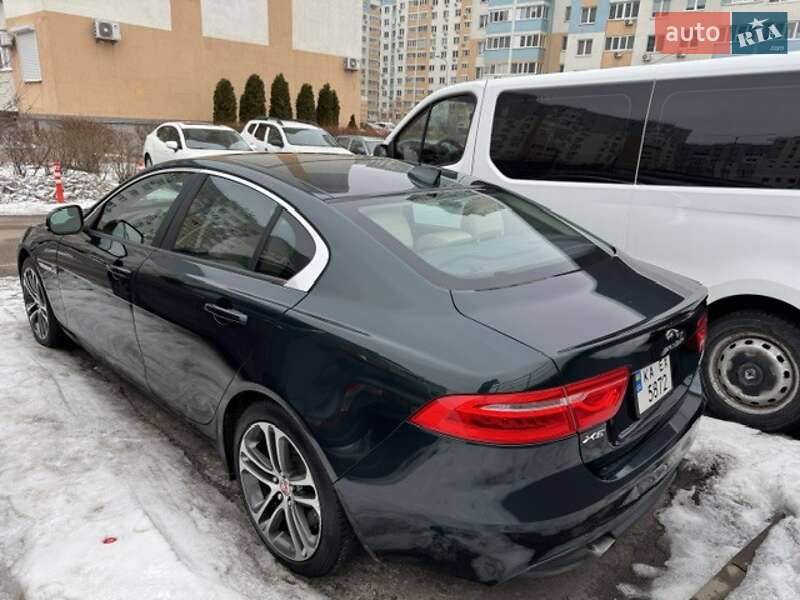 Седан Jaguar XE 2016 в Києві