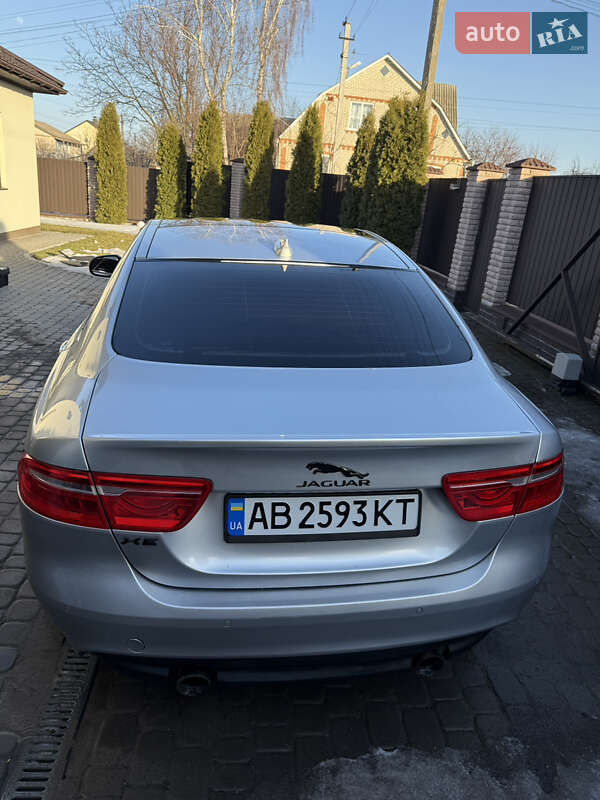Седан Jaguar XE 2016 в Виннице