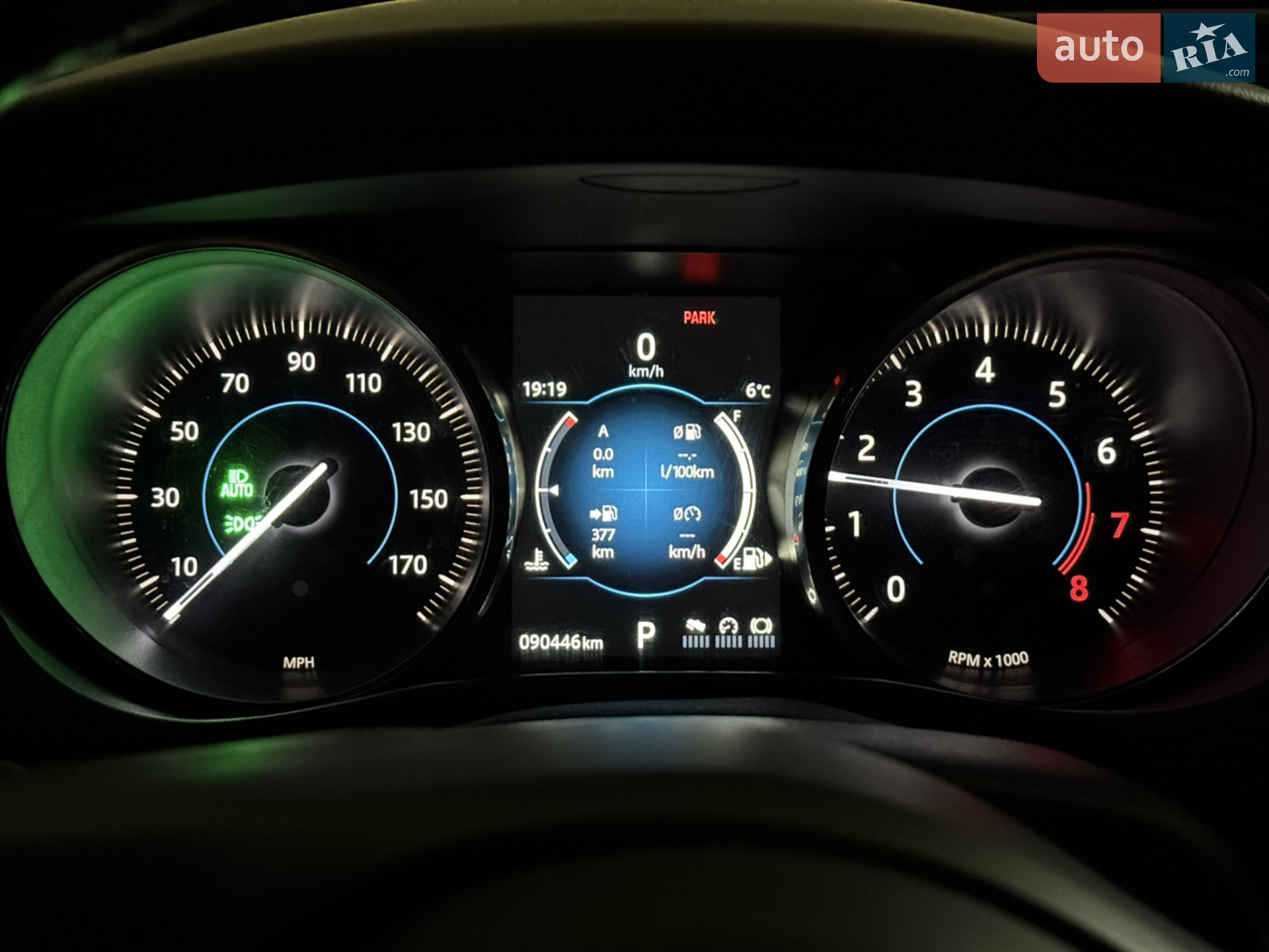 2016 Jaguar XE - мініатюра 2