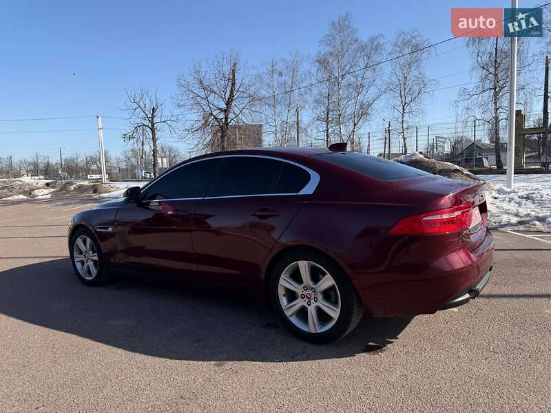 Седан Jaguar XE 2017 в Житомирі