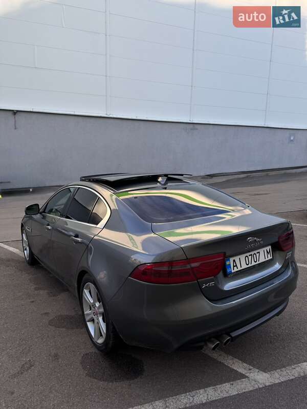 Седан Jaguar XE 2016 в Киеве