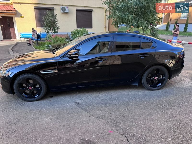 Седан Jaguar XE 2017 в Хмельницком