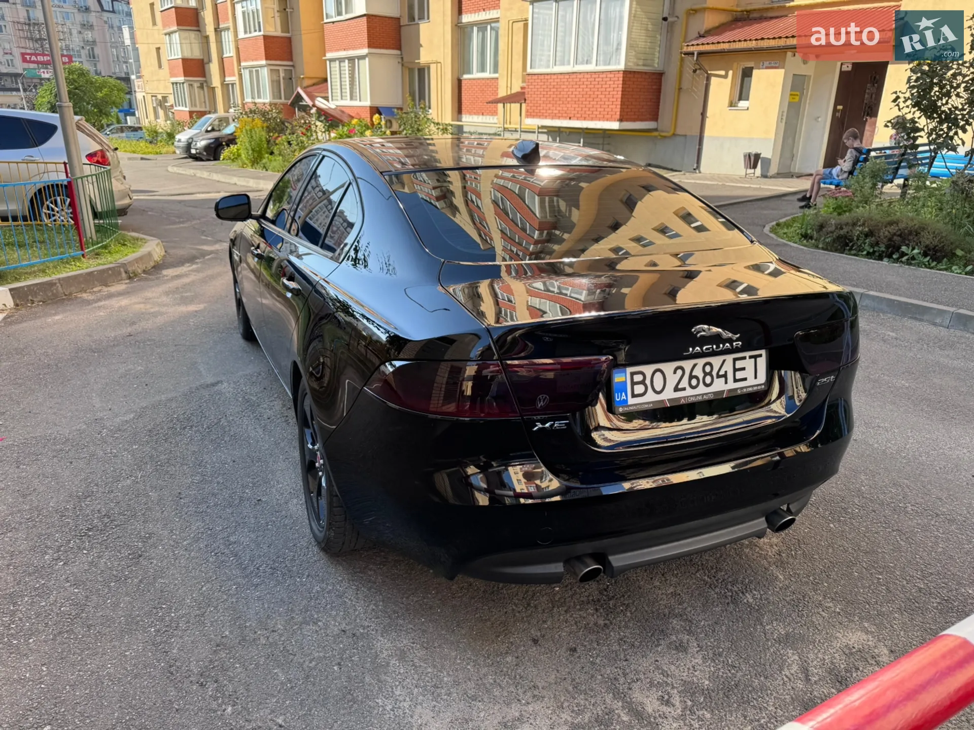 2017 Jaguar XE - мініатюра 4