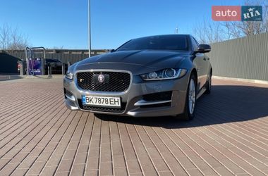 Седан Jaguar XE 2016 в Сарнах