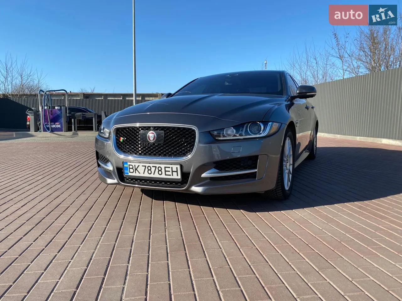 2017 Jaguar XE - мініатюра 16