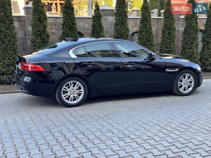 Седан Jaguar XE 2016 в Черновцах