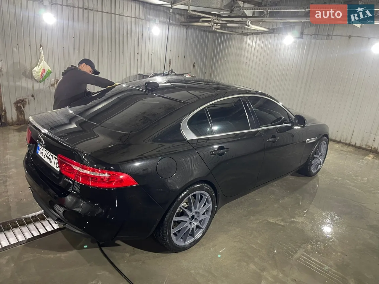 2017 Jaguar XE - мініатюра 19