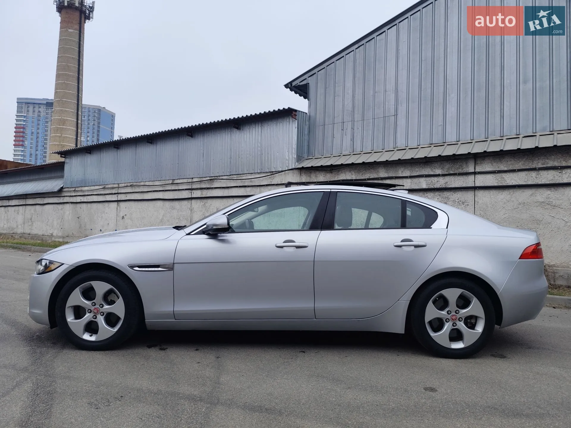 2016 Jaguar XE - мініатюра 2