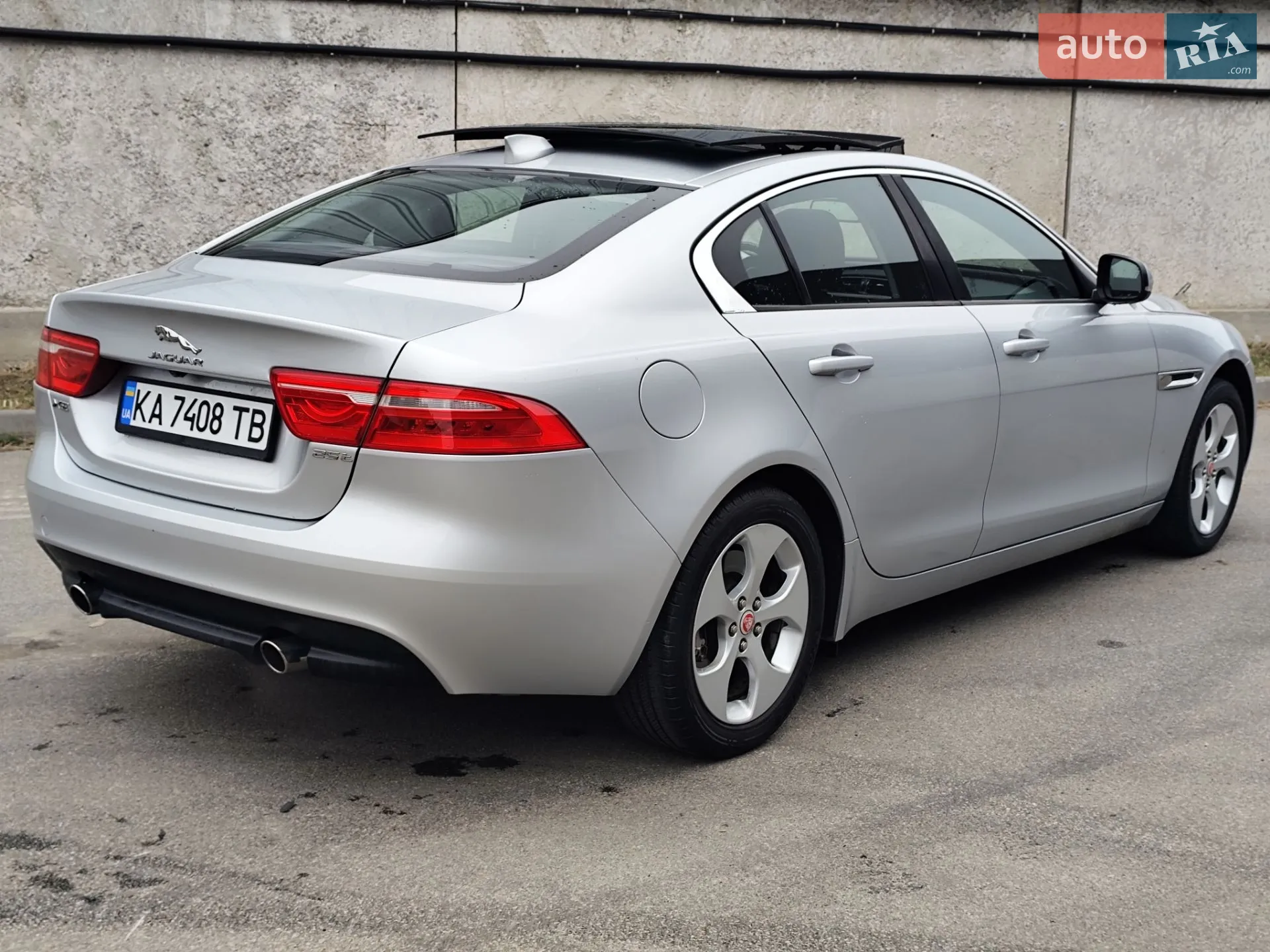 2016 Jaguar XE - мініатюра 5