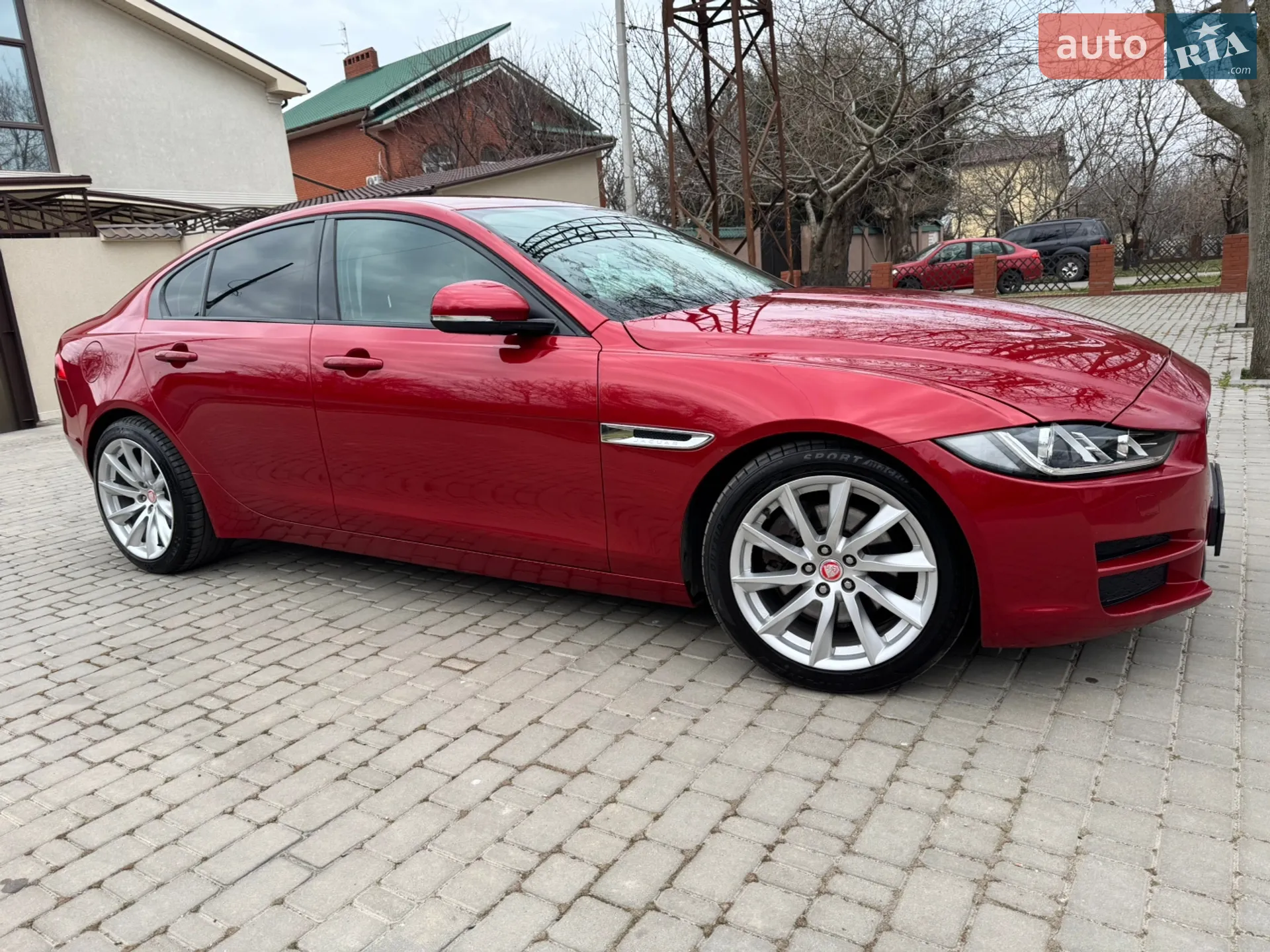 2015 Jaguar XE - мініатюра 3