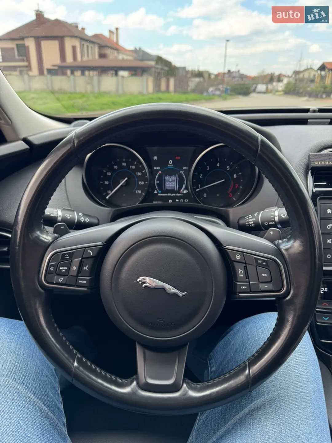 2018 Jaguar XE - мініатюра 11