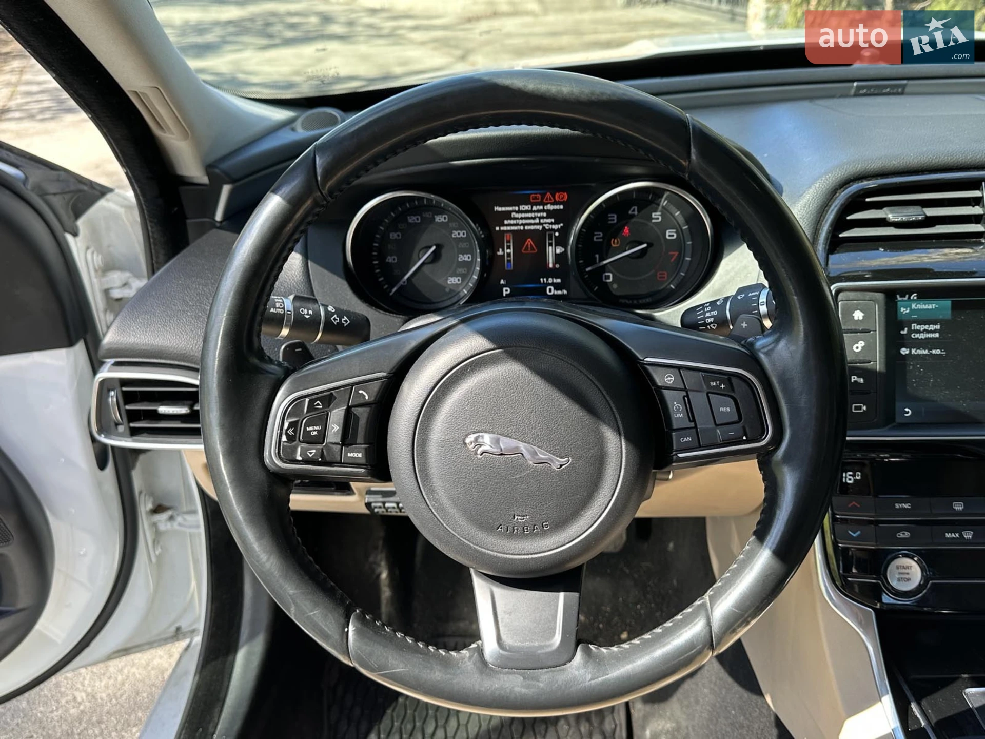 2015 Jaguar XE - мініатюра 15