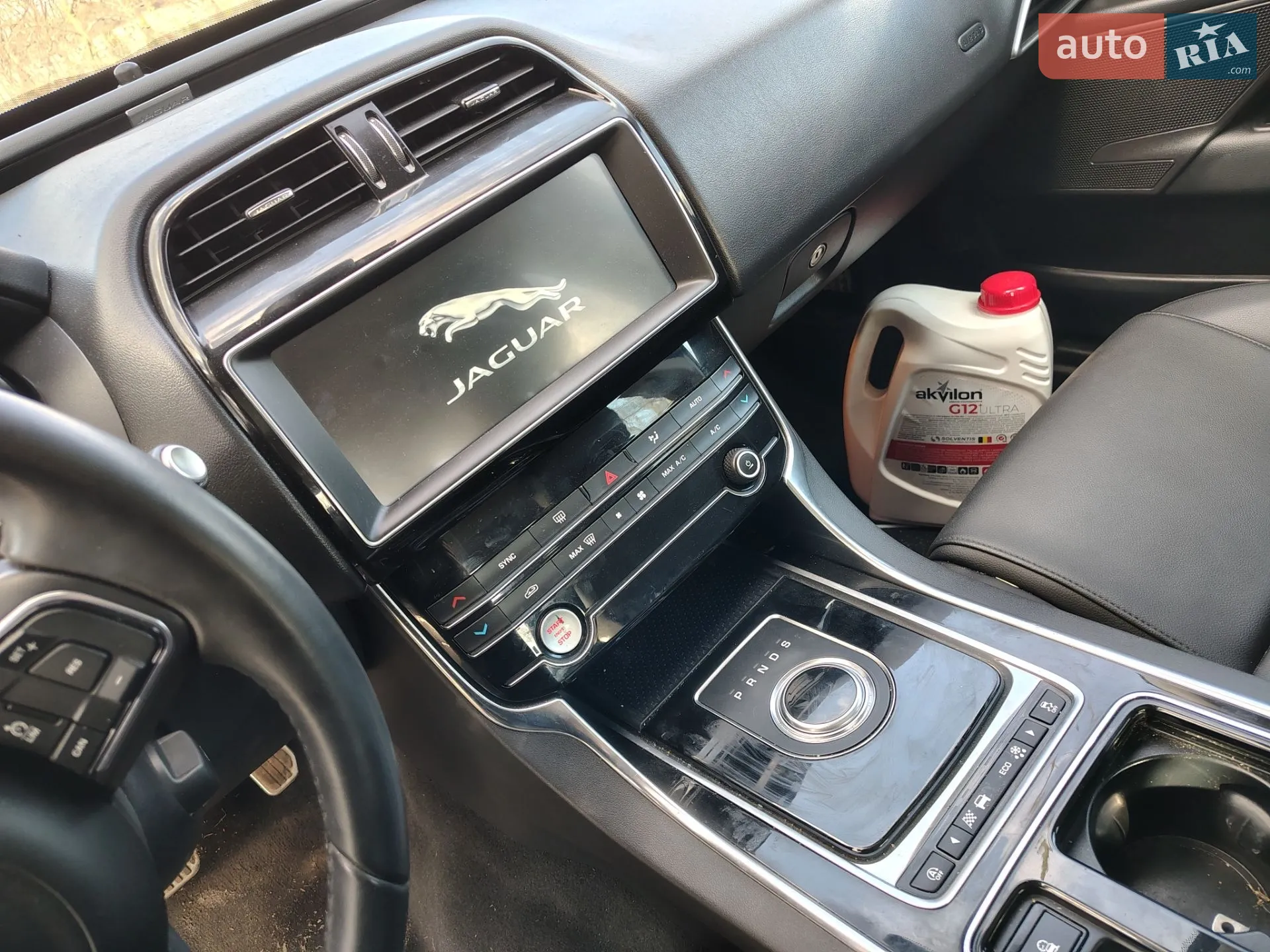 2019 Jaguar XE - мініатюра 11