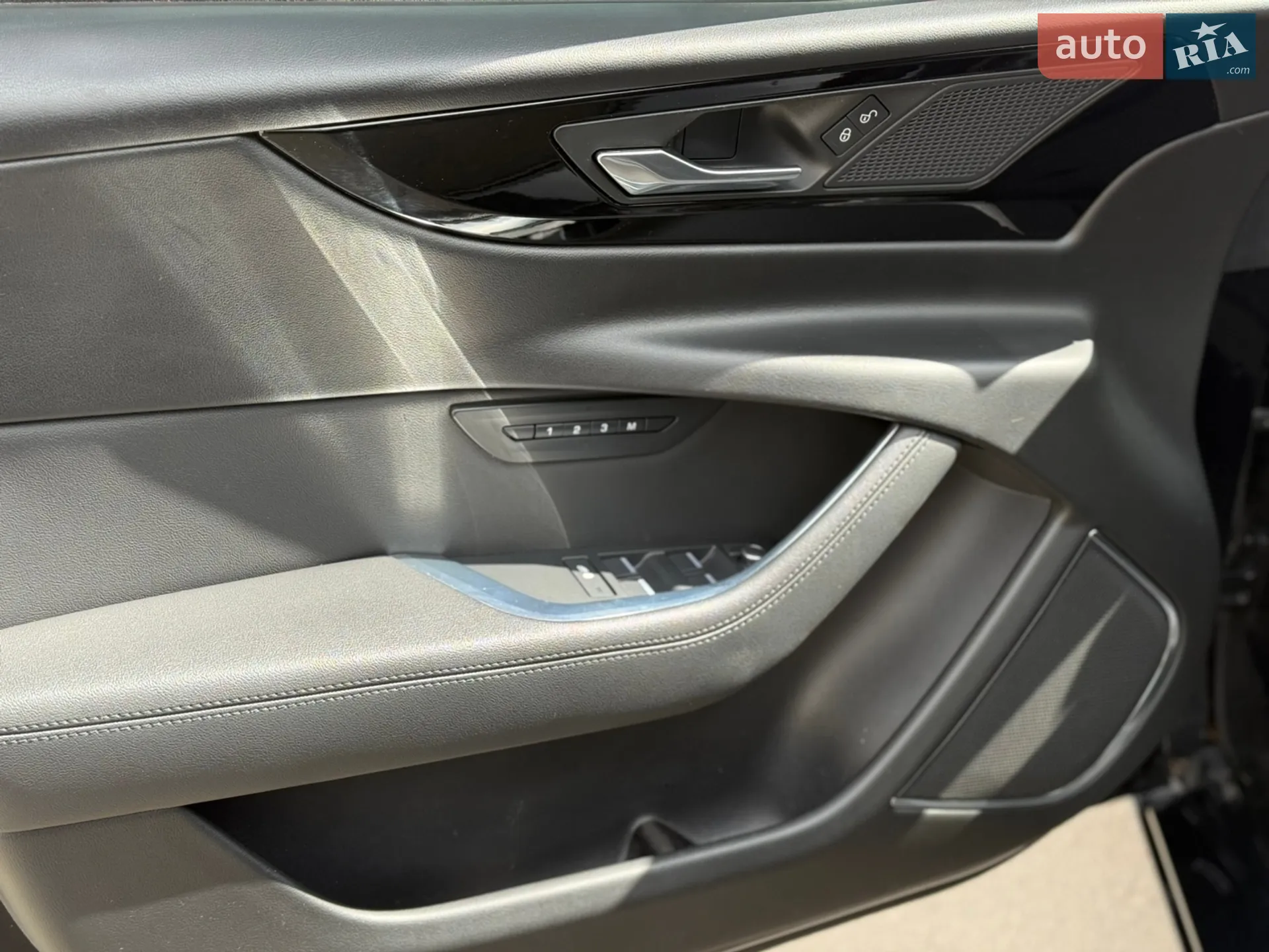 2020 Jaguar XE - мініатюра 5