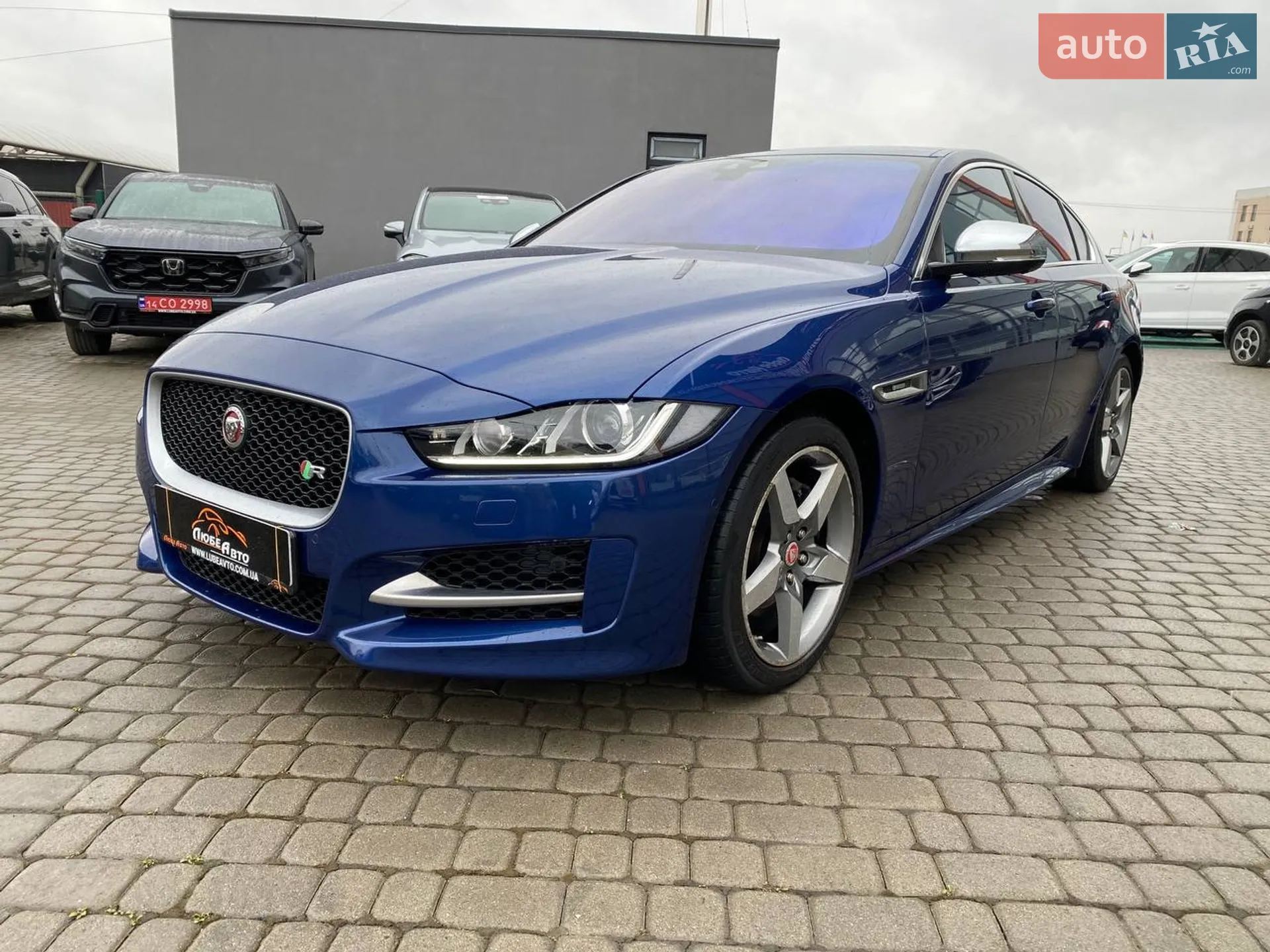 2015 Jaguar XE - мініатюра 3