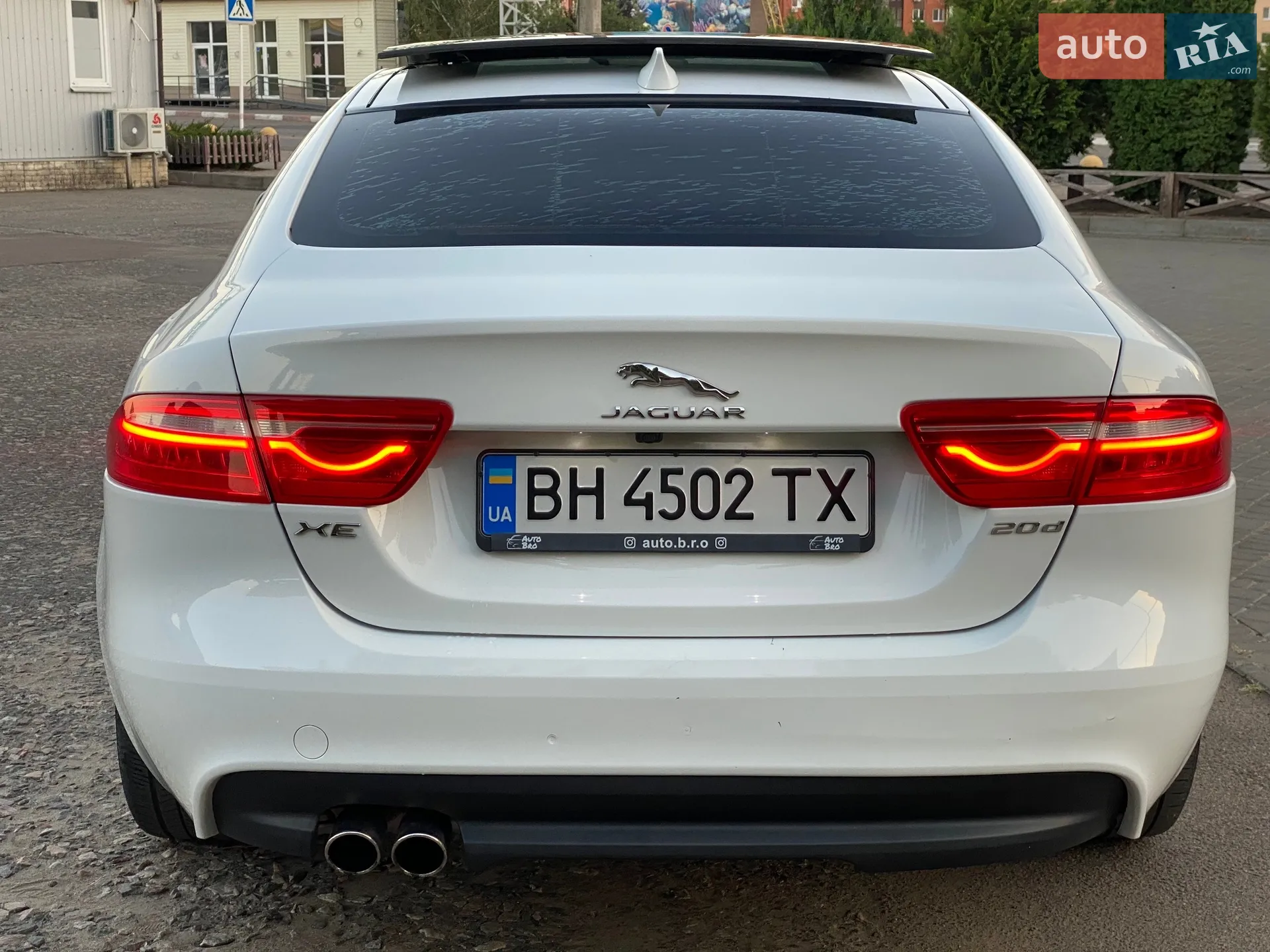 2016 Jaguar XE - мініатюра 11