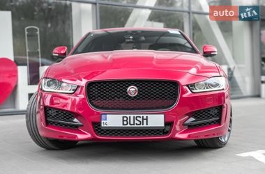 Седан Jaguar XE 2016 в Львові