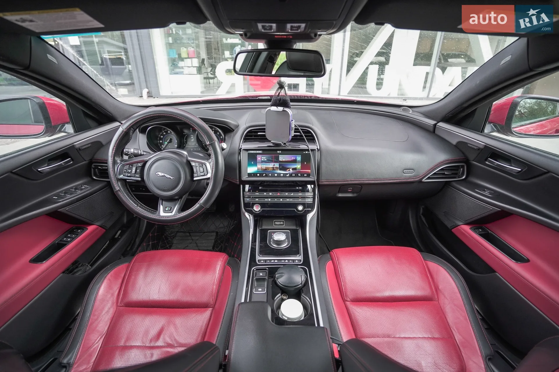 2016 Jaguar XE - мініатюра 18