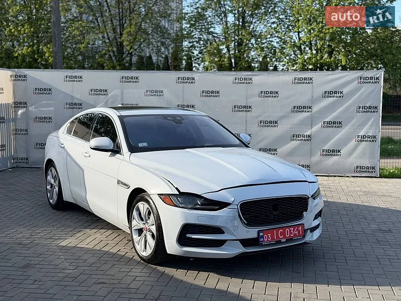 Jaguar XE