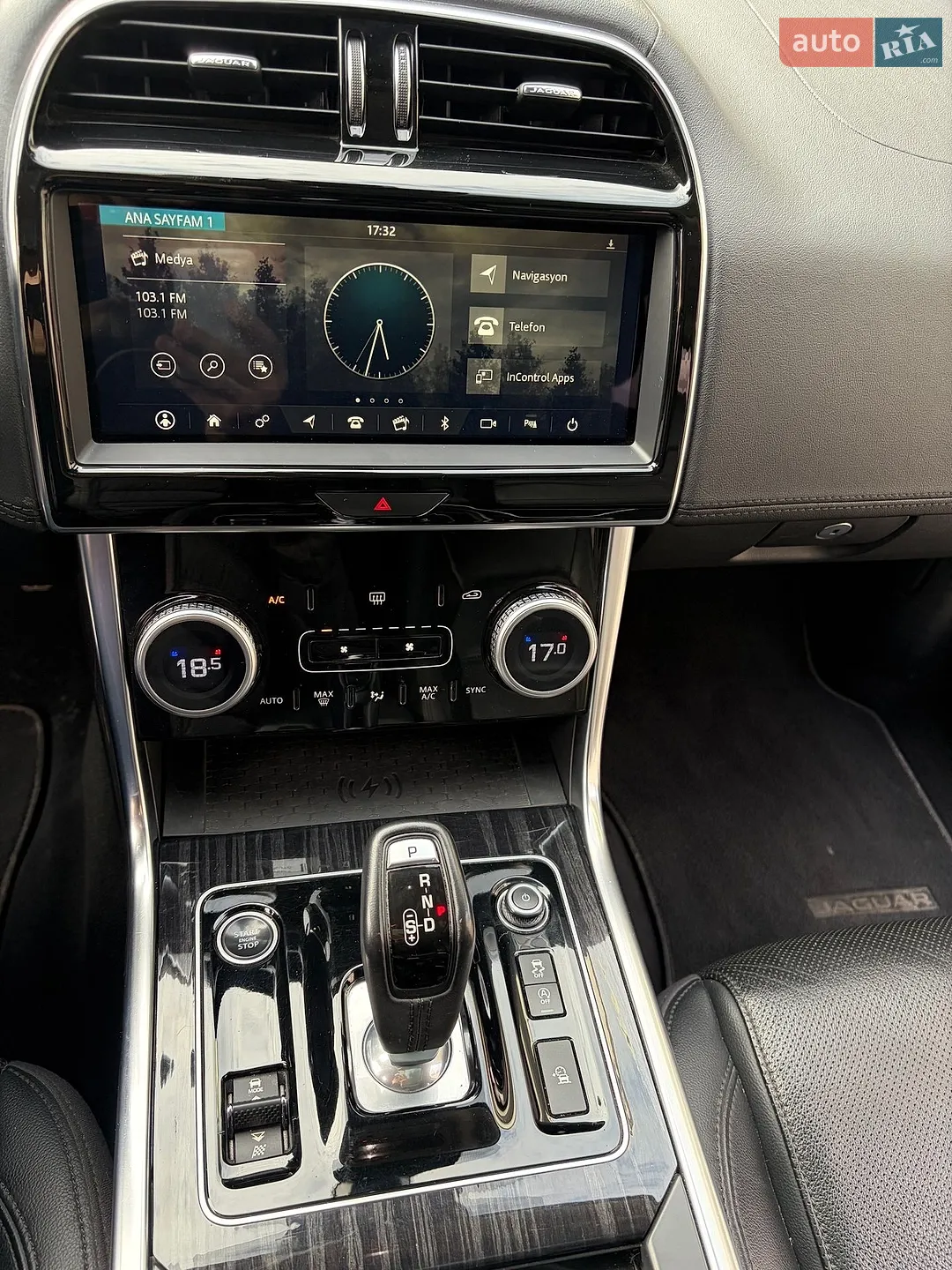 2019 Jaguar XE - мініатюра 21