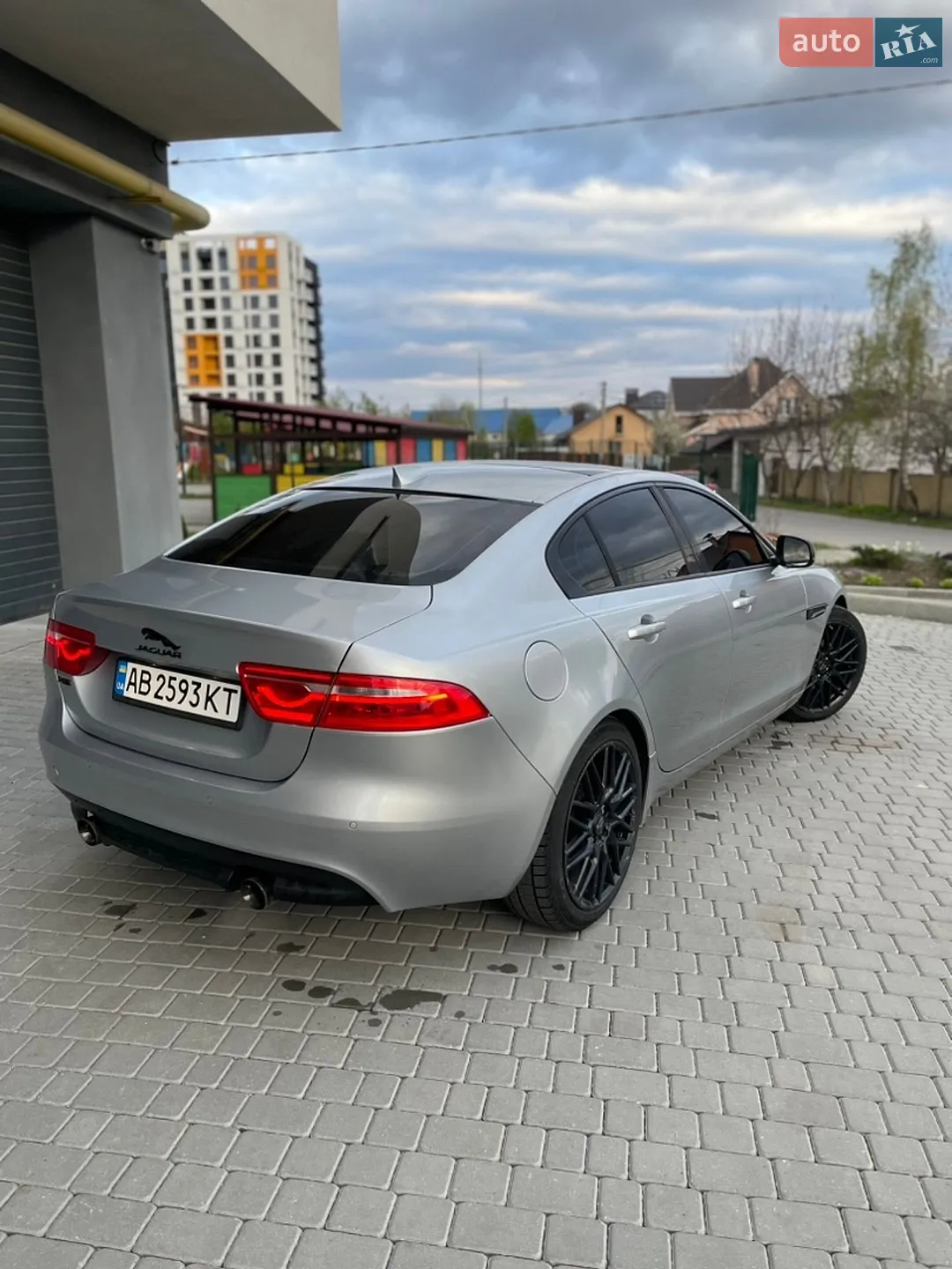 2016 Jaguar XE - мініатюра 5