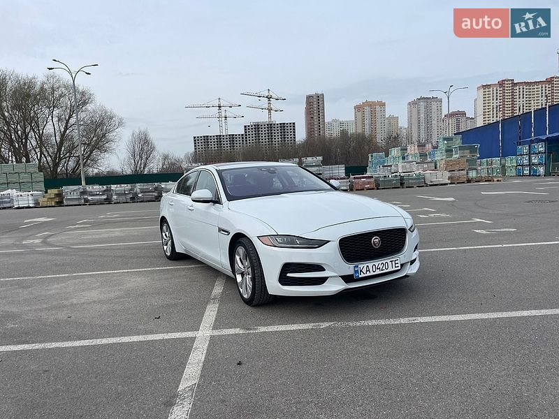 Седан Jaguar XE 2019 в Киеве