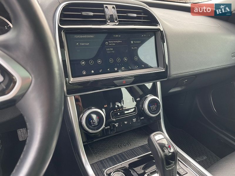 Седан Jaguar XE 2019 в Киеве