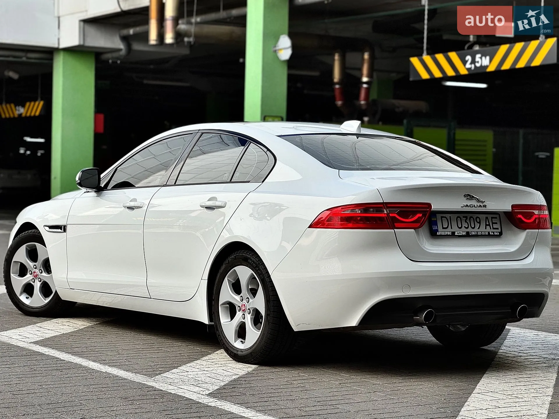 2016 Jaguar XE - мініатюра 34