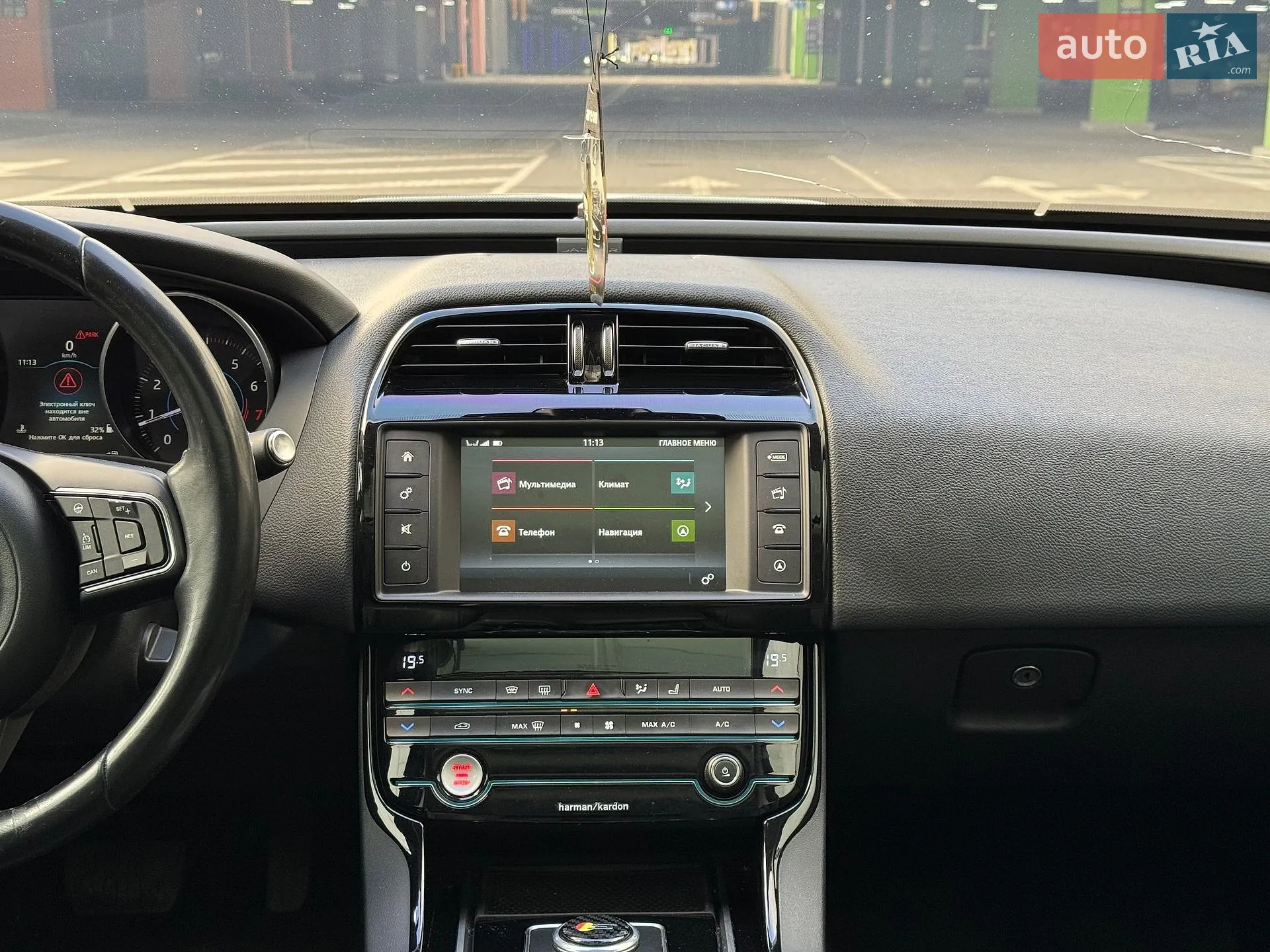 2016 Jaguar XE - мініатюра 49