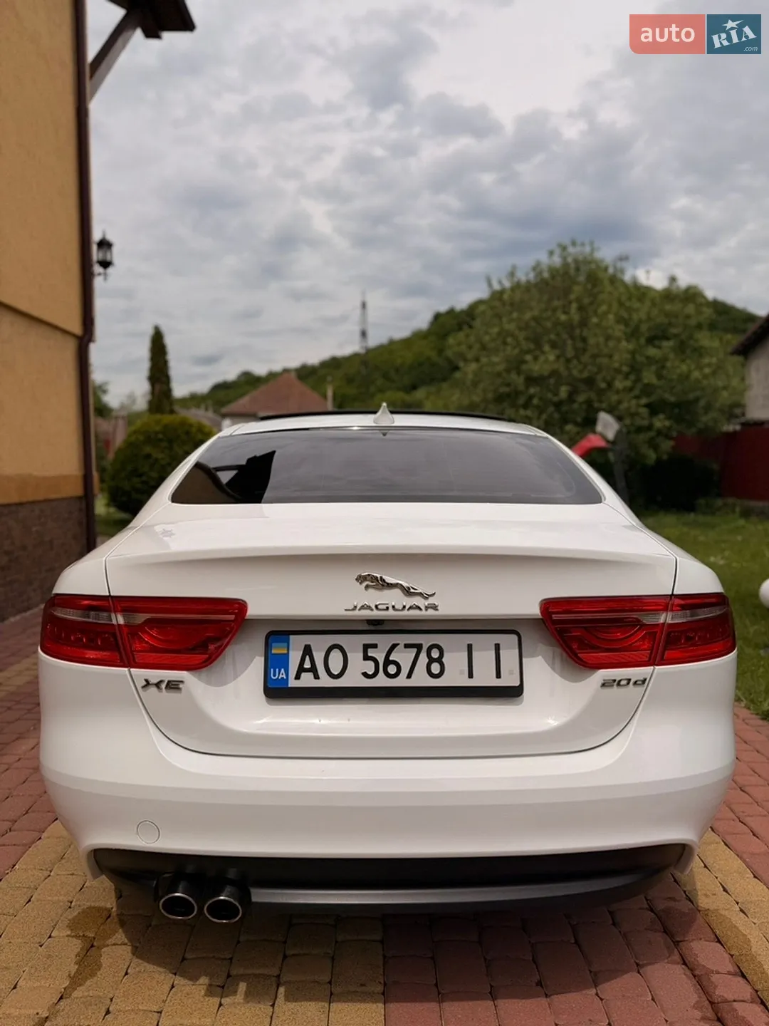 2018 Jaguar XE - мініатюра 9