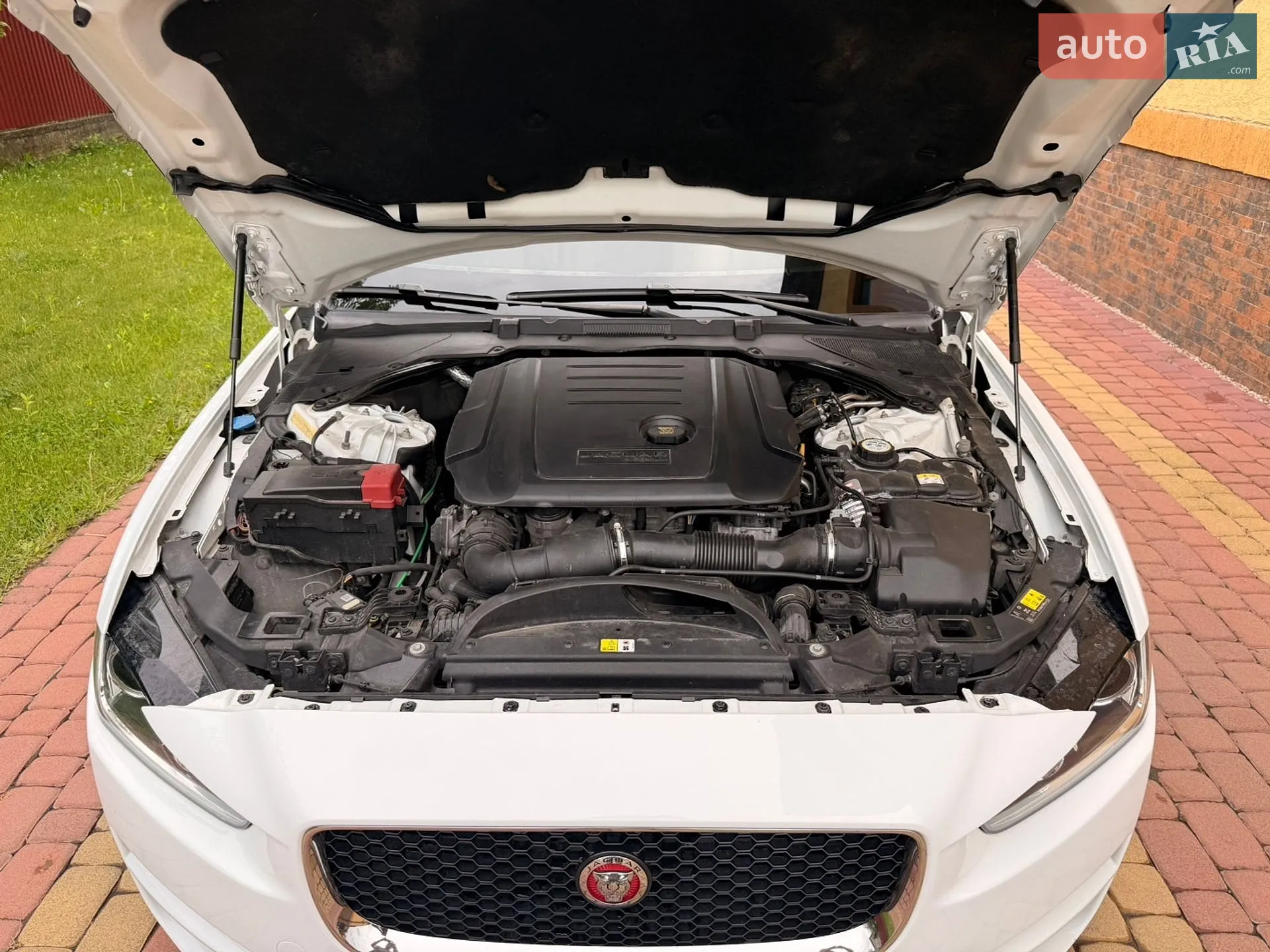 2018 Jaguar XE - мініатюра 36