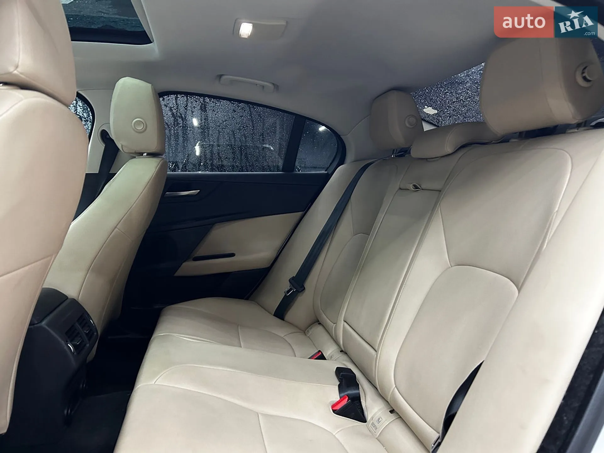2016 Jaguar XE - мініатюра 19
