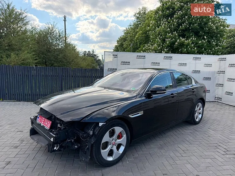 Jaguar XE