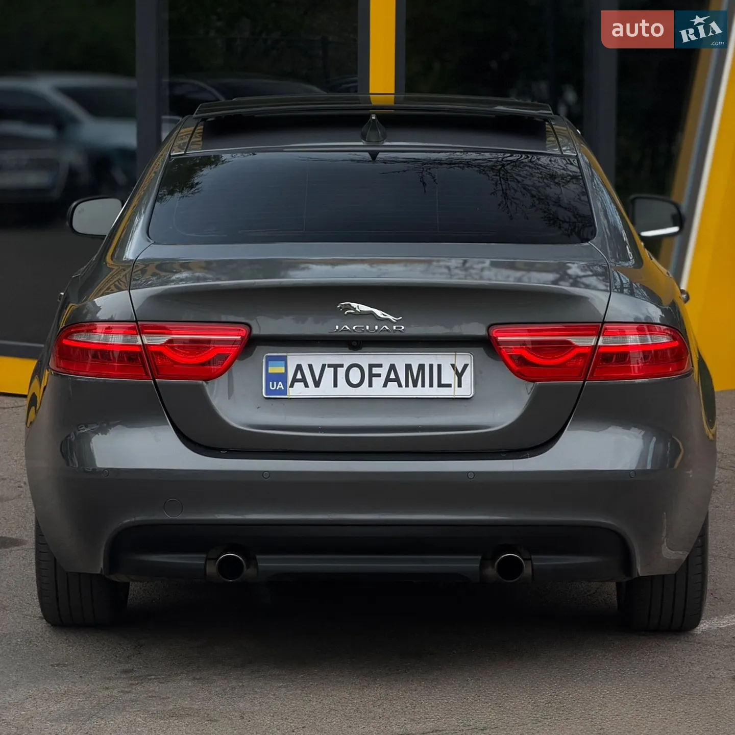 2016 Jaguar XE - мініатюра 3