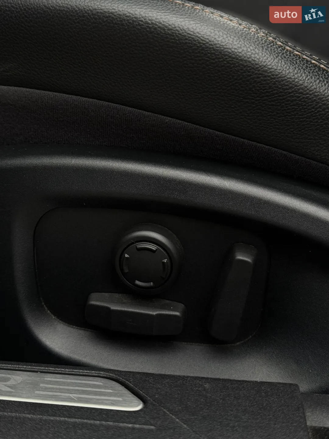 2016 Jaguar XE - мініатюра 29