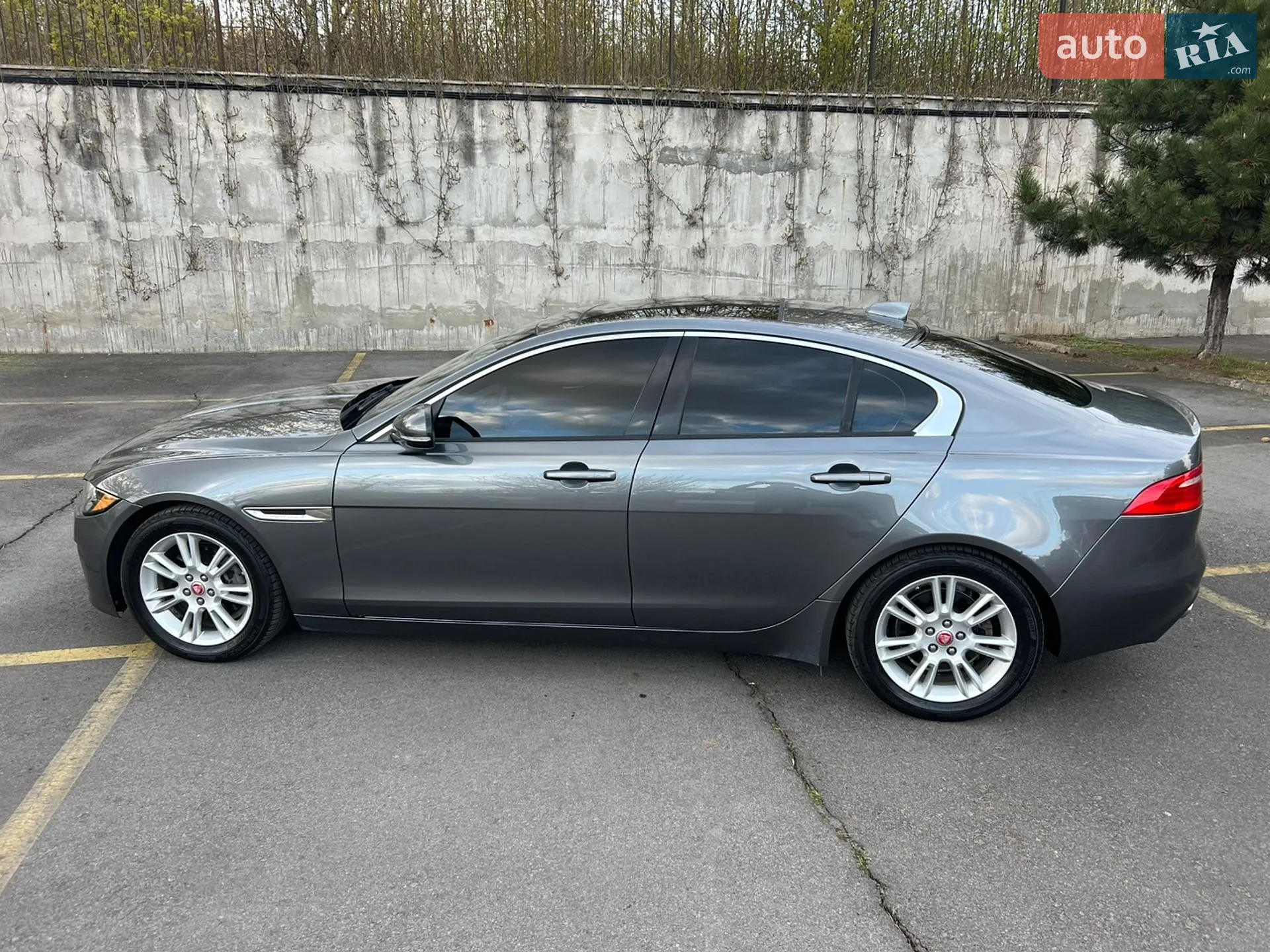 2016 Jaguar XE - мініатюра 7