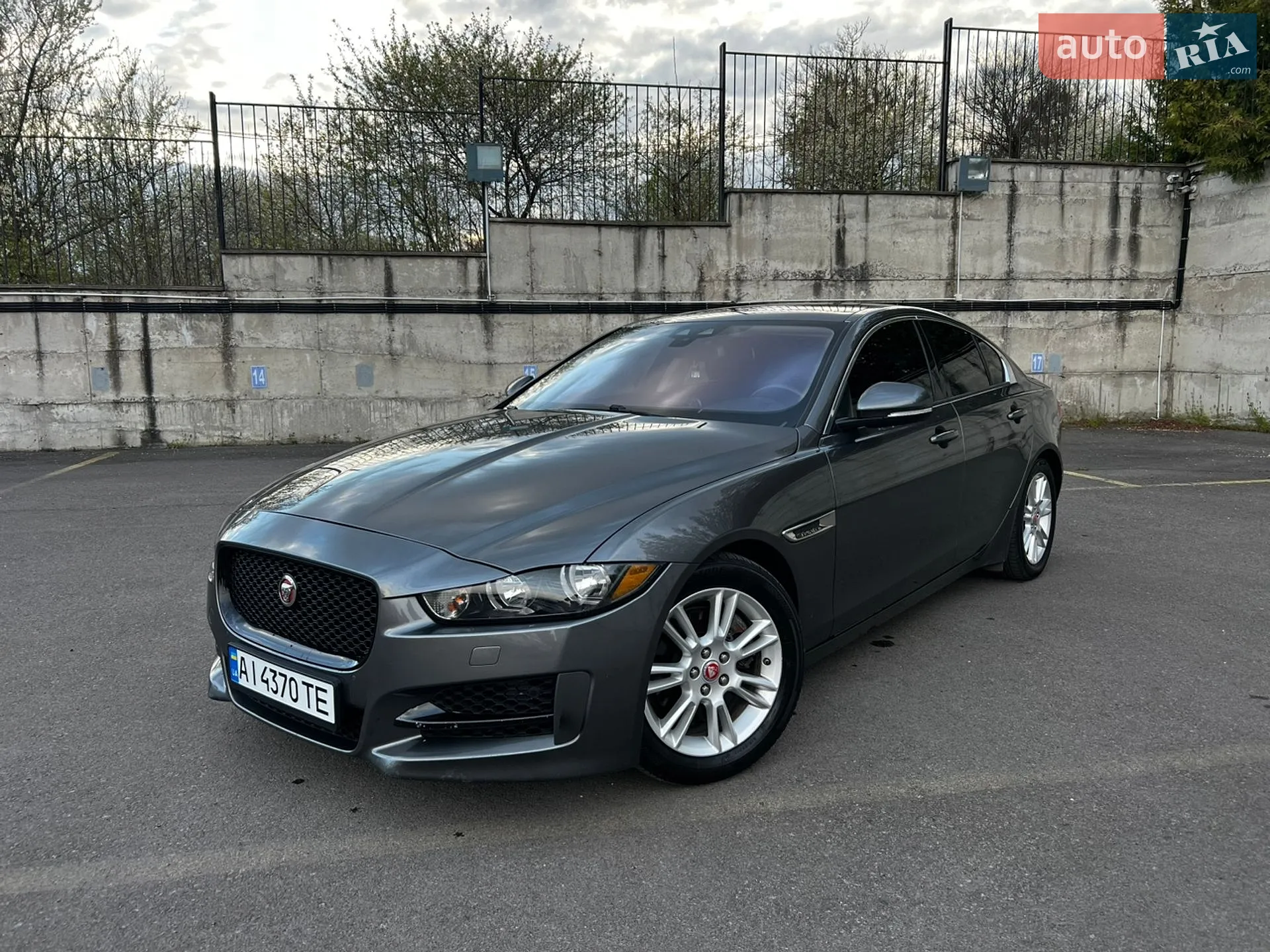2016 Jaguar XE - фото 1