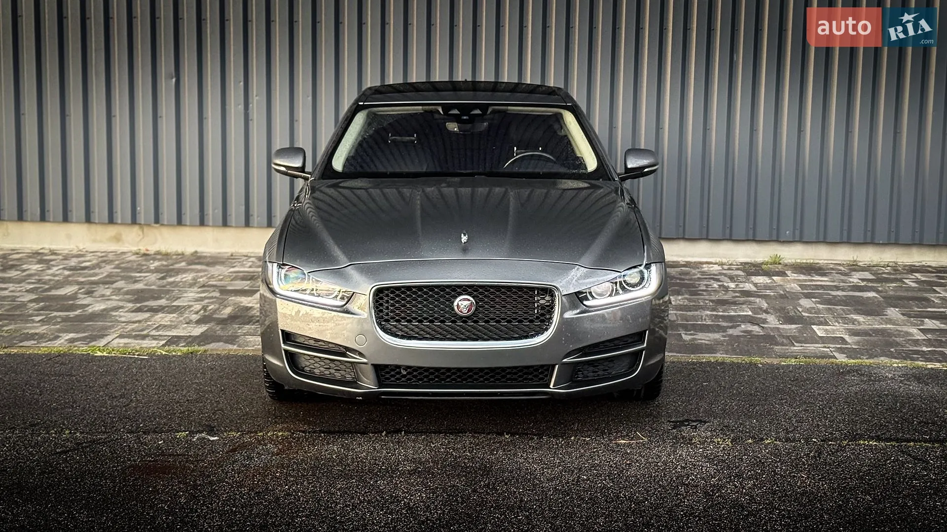 2018 Jaguar XE - мініатюра 2