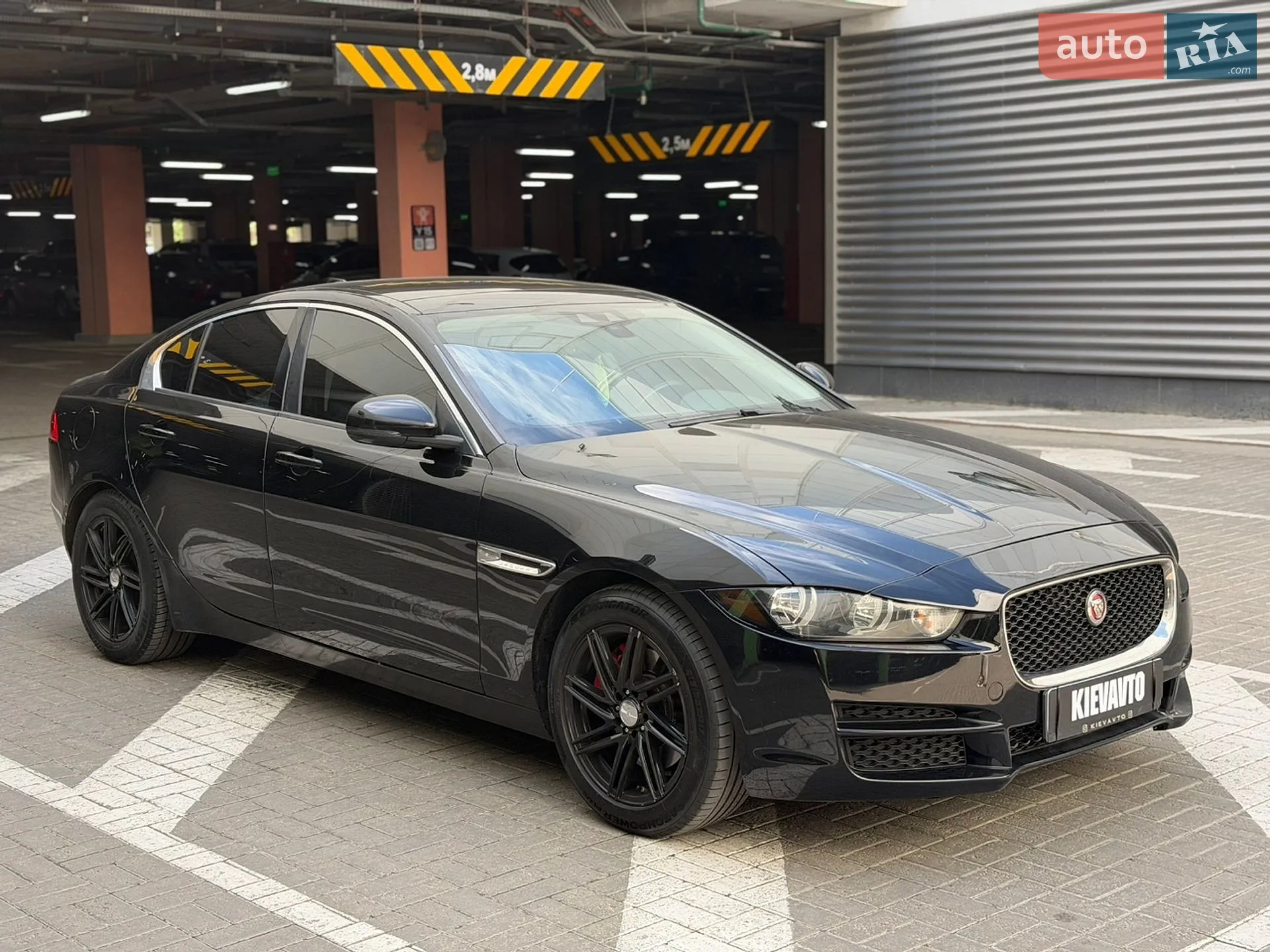 2016 Jaguar XE - мініатюра 2