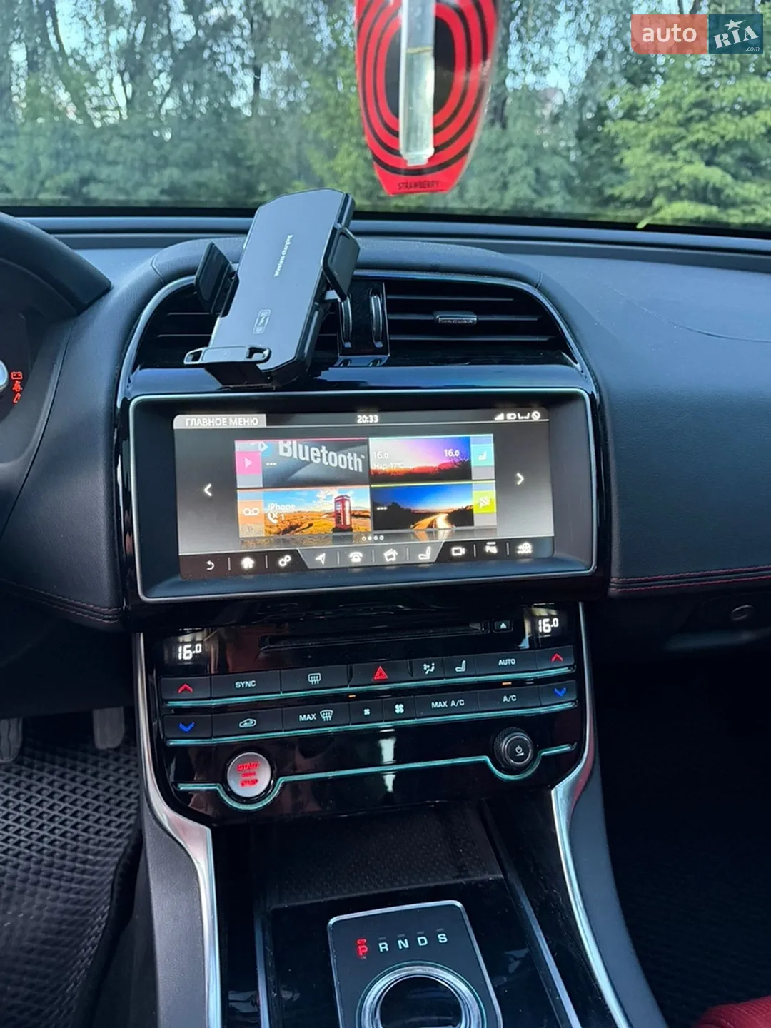 2018 Jaguar XE - мініатюра 29