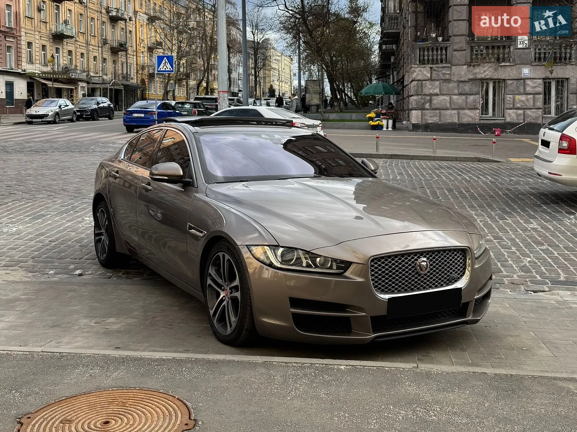 2016 Jaguar XE - мініатюра 6
