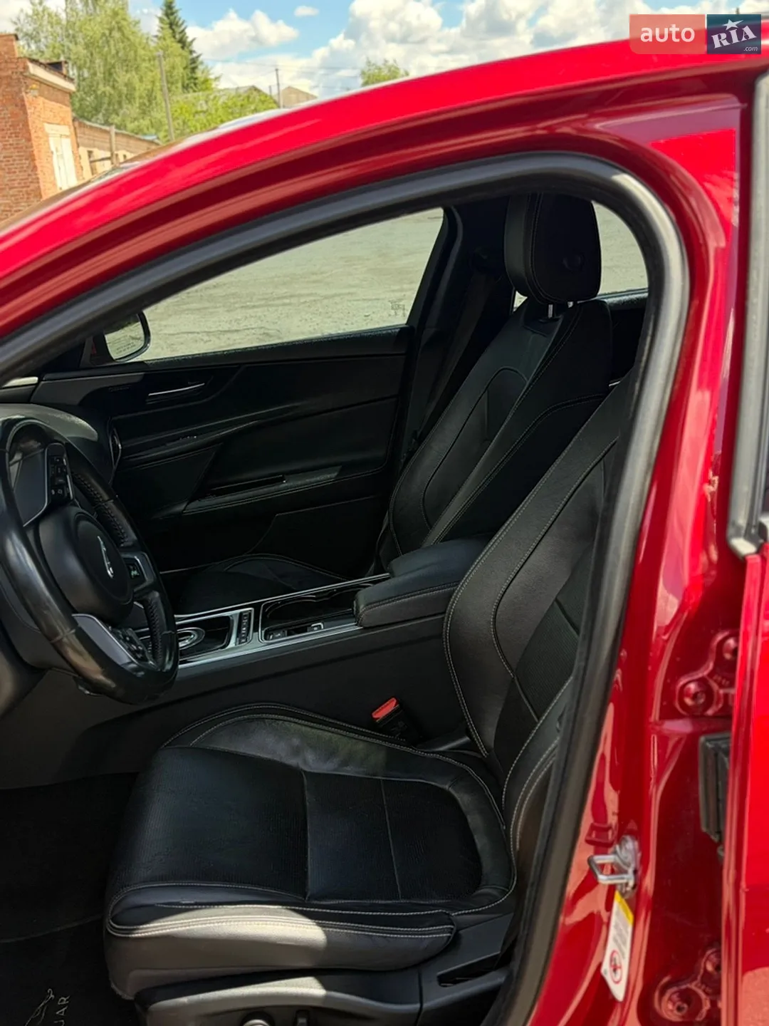 2016 Jaguar XE - мініатюра 34