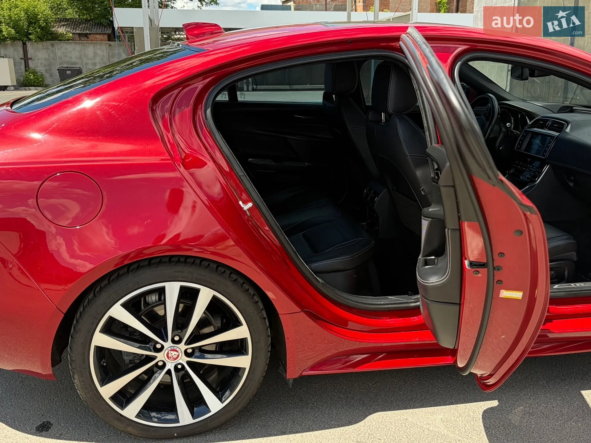 2016 Jaguar XE - мініатюра 12