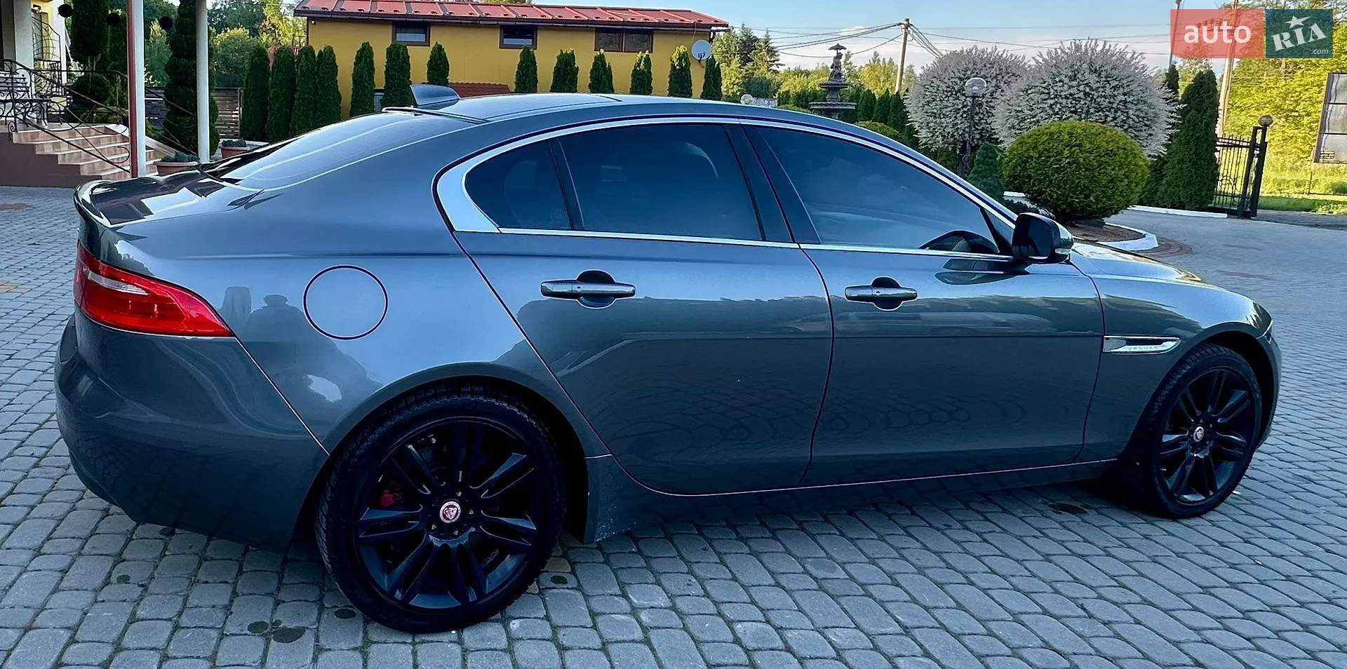 2017 Jaguar XE - мініатюра 13