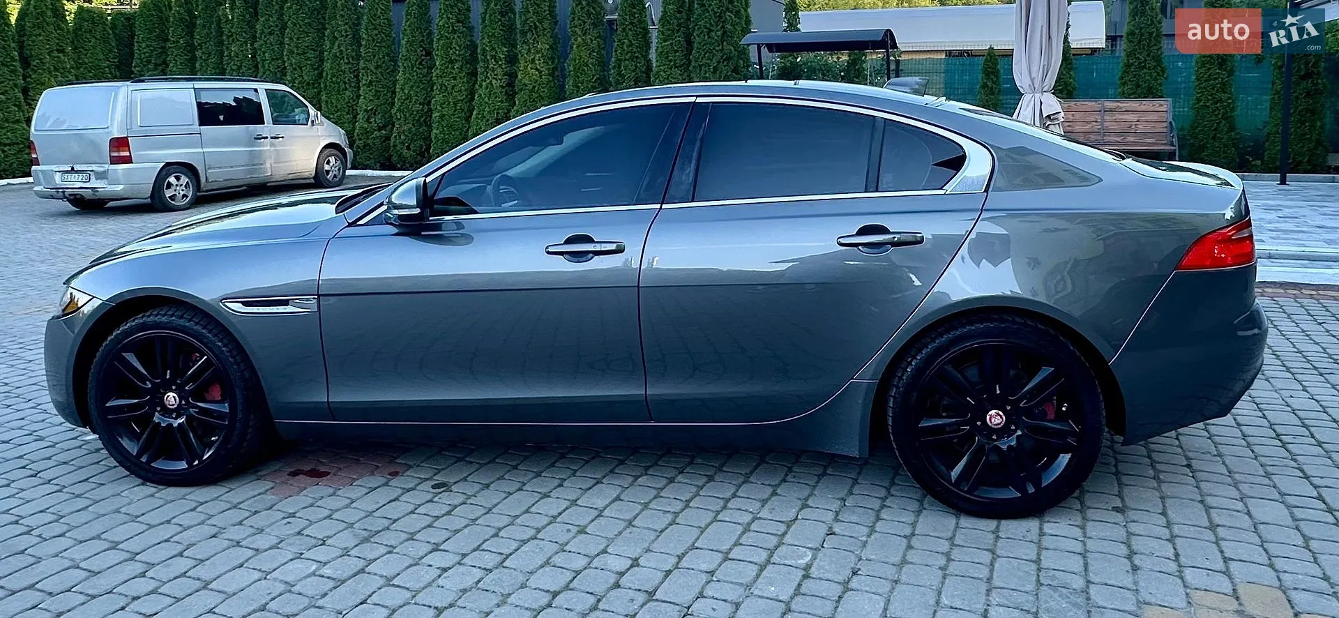 2017 Jaguar XE - мініатюра 20